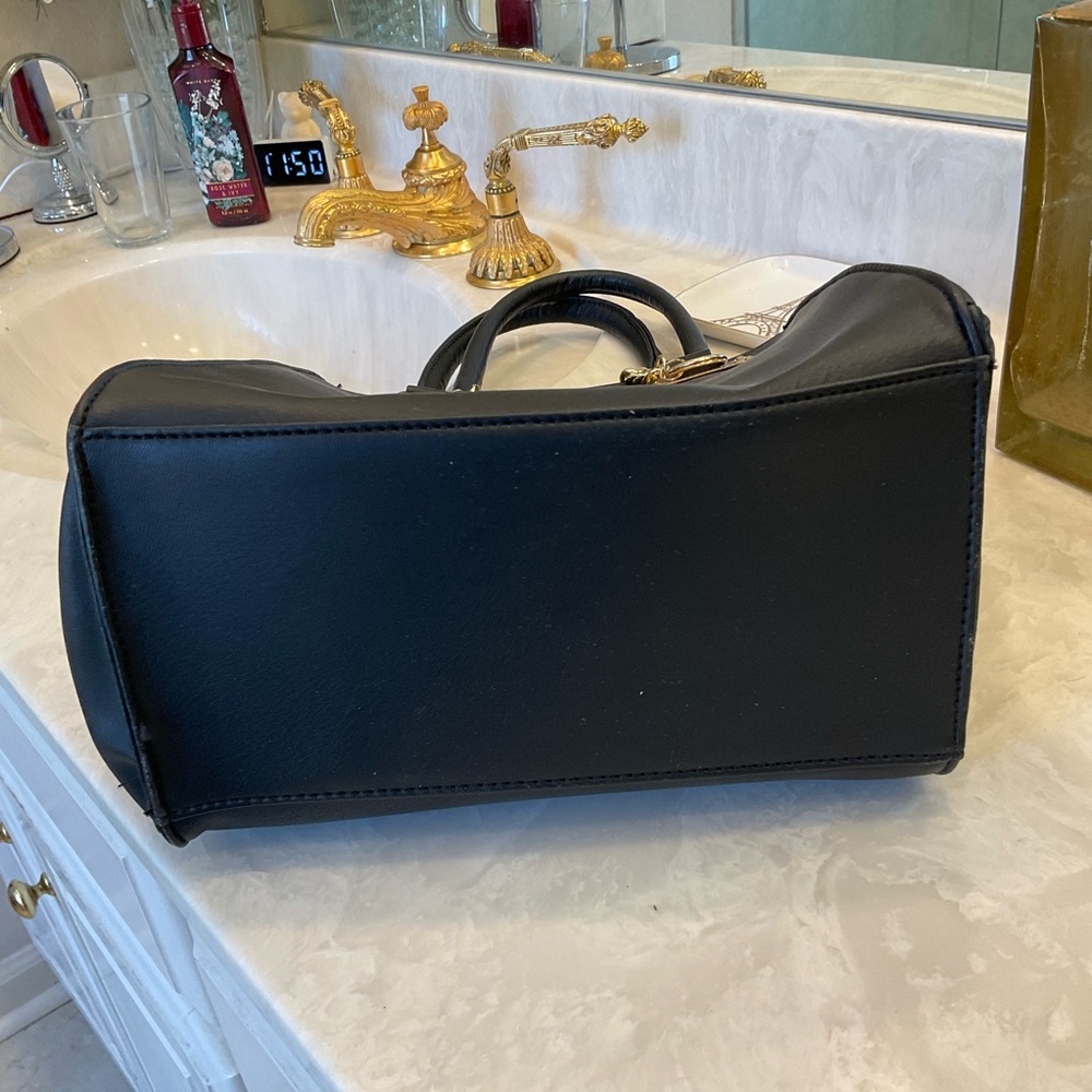 FREE with purchase of any other of my items: Purse, black, faux leather. - Picture 7 of 9